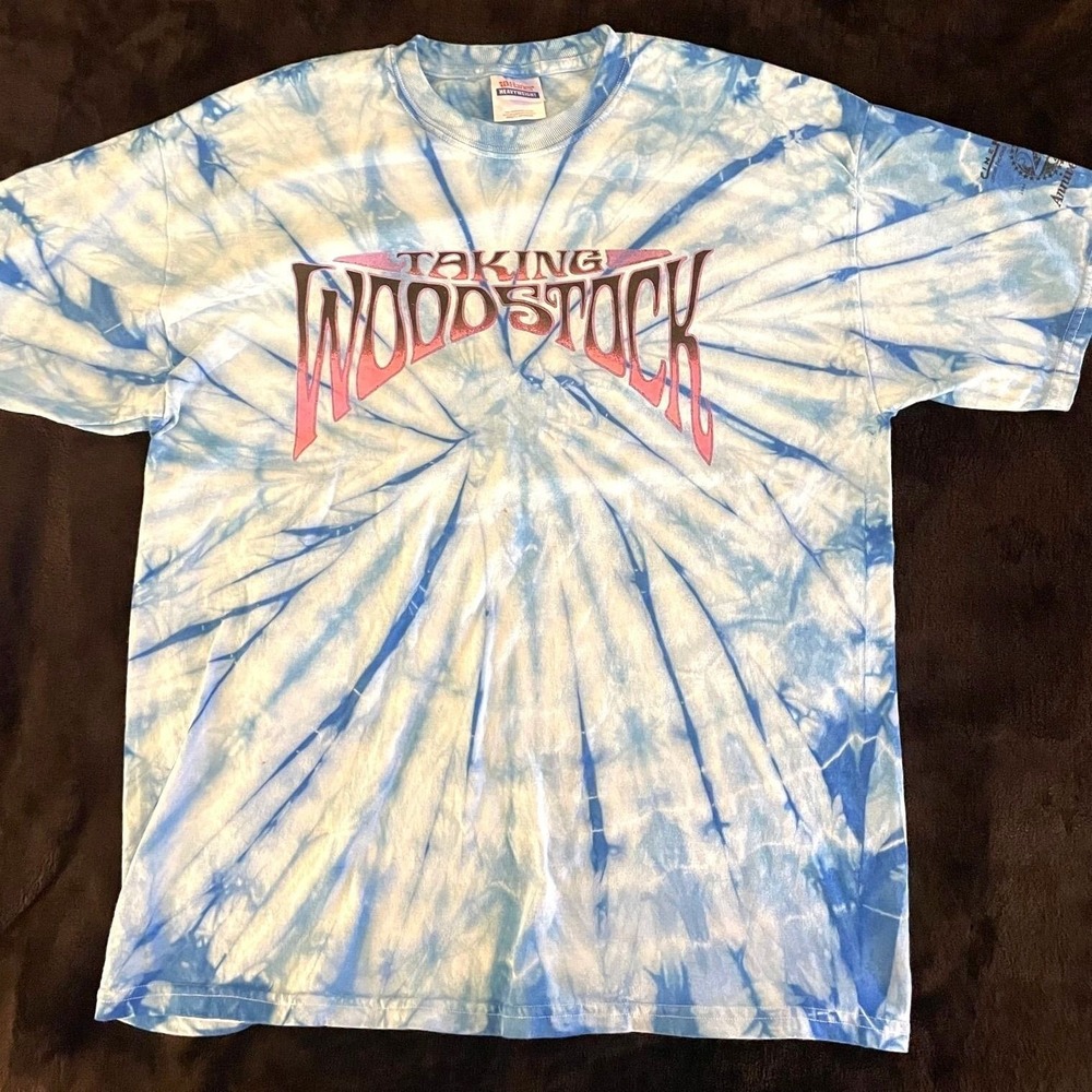 Taking Woodstock Movie Promo T-Shirt size Large Blue Tie-dye 2009 Woodstock Film